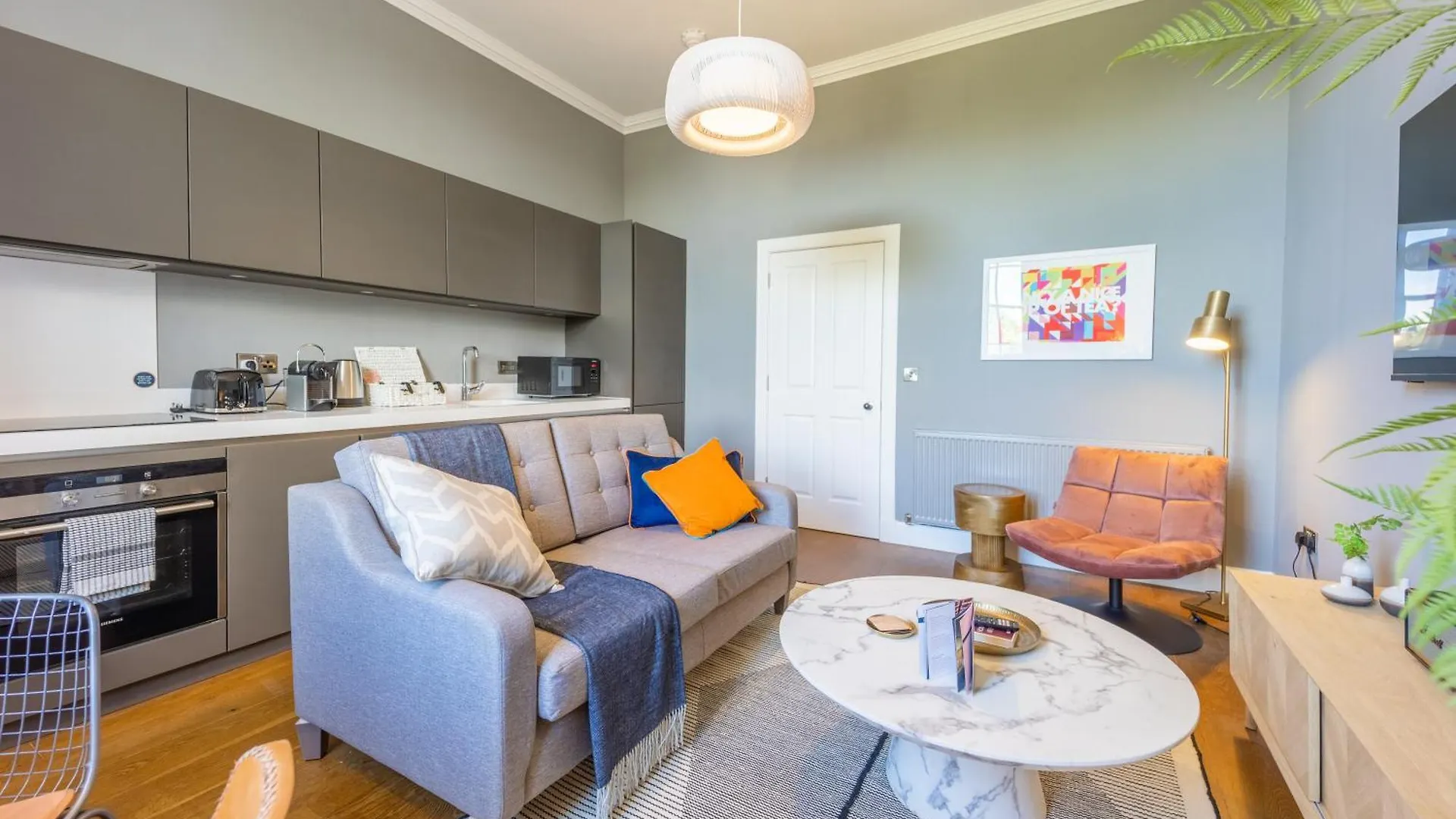 No1 Apartments Edinburgh - George IV Bridge